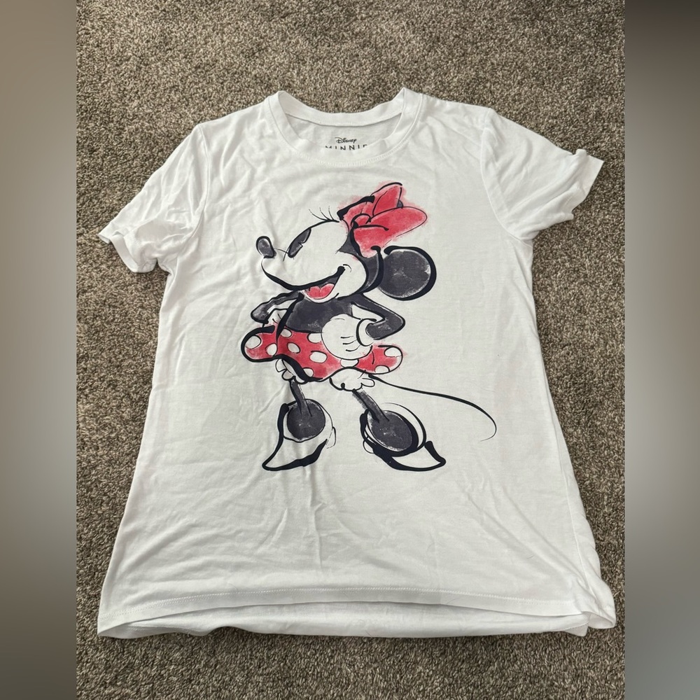Small Minnie Mouse tee.